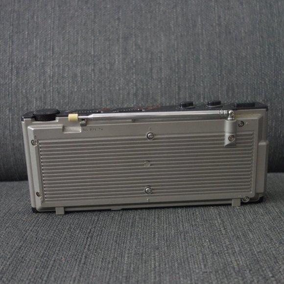 Vintage Sony SRF-A100 AM FM Battery Powered Radio - Picture 11 of 16